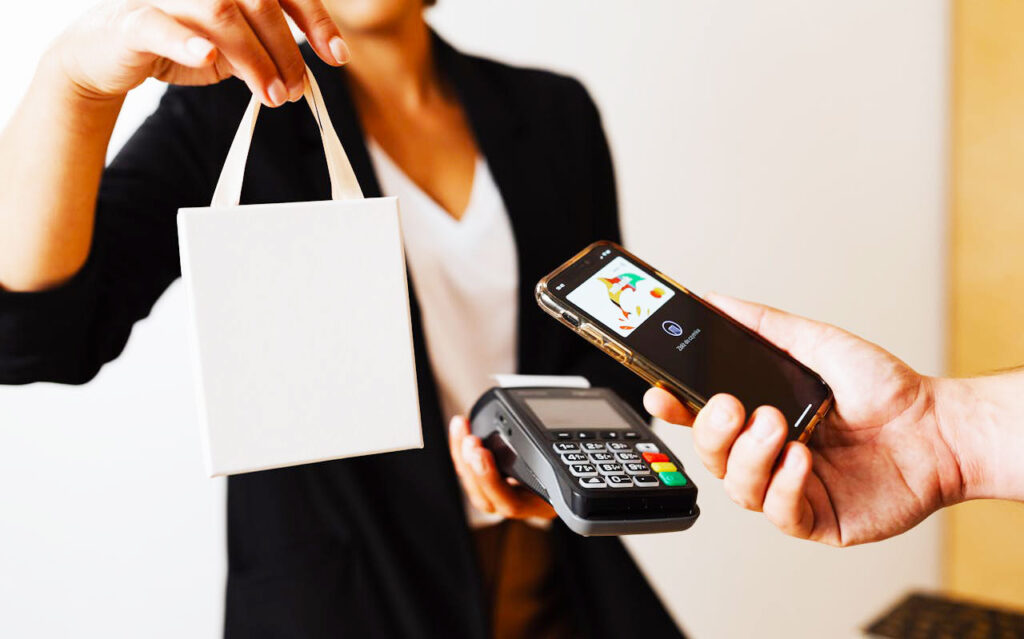 Corporate and commercial lawyer in Dubai, UAE